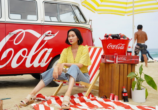 Top domestic Model Jang Yoon-ju, Song Kyong-a, Songhai and Lee Sun-jungs pictures were released.The place where they were captured is the site of Coca-Cola - Coca-Colas last summer trip, Co-Cretro Beach, which has conveyed the thrilling happiness in everyday life for 130 years.Jang Yoon-ju, Song Kyong-a, Songhai, and Lee Sun-jung in the photo released on August 29 showed their retro sensibility as if they were traveling in the past with their own unique style with Coca-Cola-Coca-Cola, which was reproduced in the feeling of Coca-Cola-Cola, He showed his enjoyment of emotion and attracted attention.Model Jang Yoon-ju and Songhai felt retro sensibility in the background of the Coca-Cola-Coca-Cola camper on the beach of the retro-emotional Ko-K Retro Beach.Song Kyong-a also posed as if traveling to a cool sea with a surfboard with stretched arms and legs.The youngest, Lee Sun-jung, presented a cool Coca-Cola - Coca-Cola at Model Jang Yoon-ju and Retro Bar and enjoyed the Ko-K Retro Beach coolly.kim myeong-mi