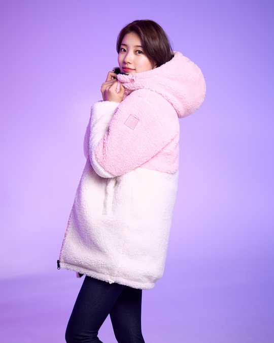 Singer and Actor Bae Suzy has unveiled a 2019 autumn and winter season pictorial with outdoor brand K2.K2 showed an outdoor look with sensual and stylish sensibility through the recently released picture.Bae Suzy, who is in the public picture, has shown a variety of winter fashion stylings, fully digesting the slim silhouette and simple design, including the womens long padding, trendy and sporty short padding, and the newly noticed flys jacket this season.kim myeong-mi