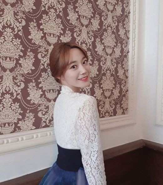 개미한복 이미지