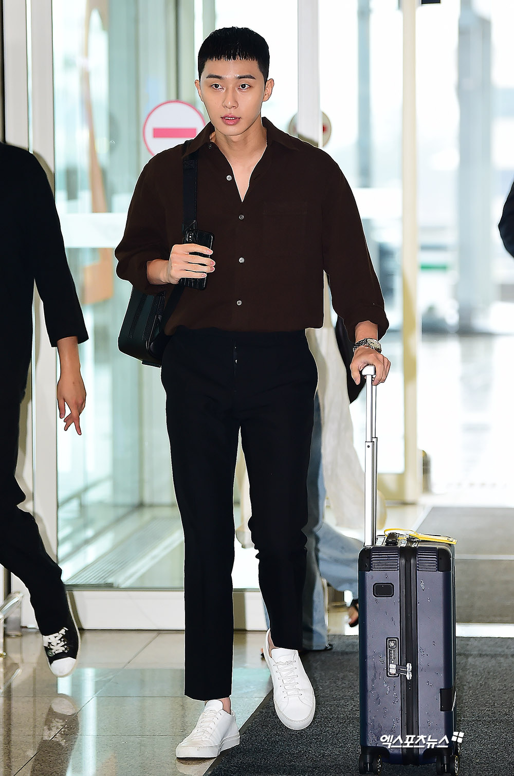 Actor Park Seo-joon is leaving for Taiwan through Incheon International Airport on the 29th of the overseas schedule.