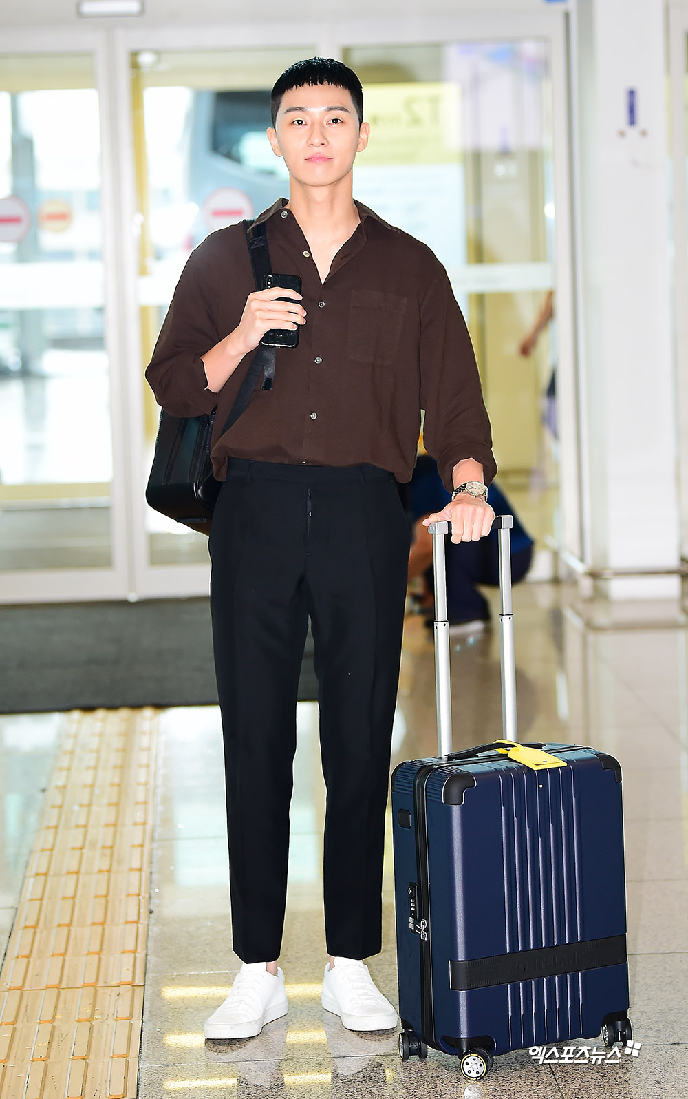 Actor Park Seo-joon is departing to Taiwan through Incheon International Airport on the 29th of the overseas schedule.