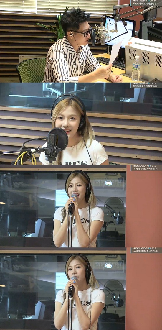 Date of the city Oh Ha-young filled the live broadcast for an hour alone.On the 29th MBC FM4U 2 oclock date Ji Suk-jin, Apink Oh Ha-young, who made a solo comeback, appeared as a guest and talked.DJ Ji Suk-jin said, I have often seen Running Man fan meeting preparations these days, but I see it again.I was surprised that I was with Lee Kwang-soo and Apink, but the fan meeting song was so good that it was so good. Oh Ha-young said, Right.It was really good, wasnt you excited too? Ji Suk-jin said, I was excited.However, there was a scene going out with Lee Kwang-soo, but I was wrong about dancing. Oh Ha-young said, But my senior was so confident that my brother was wrong, and Ji Suk-jin said, Yes.And because people have never seen this dance, it seemed to think One is so. Also, Ji Suk-jin asked, Who will you feature with me and Lee Kwang-soo if you next song? Oh Ha-young said, Maybe more than half of the members will pick Ji Suk-jin senior.I was so good at singing when I worked together. He praised his singing skills. My senior was so hard that he said, Seokyomi between the members.Ji Suk-jin said, Oh Ha-young was fortunate to have a schedule, but he was not sleeping at dawn and was told to be a big soccer fan so that he could sleep in European football.Oh Ha-young had time to solve soccer quizzes and immediately hit the right answer and surprised Ji Suk-jin.When Ji Suk-jin asked, Why did you like soccer? He said, I had to broadcast about soccer games. I had to memorize the team and player names naturally.I think I got interested when I watched the game. In addition, Oh Ha-young said, I dreamed of a girl group listening to this song, listening to the debut song of Girls Generation, The World I Met Again.Other girl group members often talk about this song too, said Ji Suk-jin, who replied, its a song like a must-have song during practice.He said, After the Girls Generation seniors debut, I was desperate to be a real singer.My mom told me to come to the audition and I really attached to SM where Girls Generation senior is. Oh Ha-young said, I did not get it completely, but I was watching the interview, and the team leader who was there took me to the cube.So I decided to debut with Apink, he said.Photo: Radio in MBC