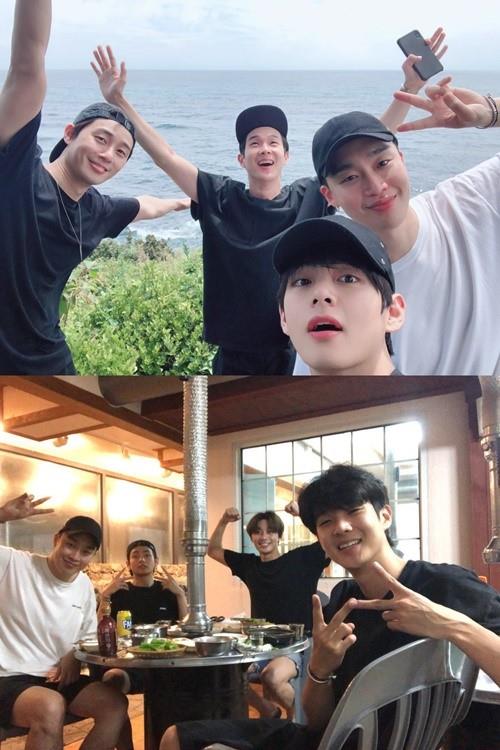 Group BTS member V enjoyed Vacation with Actor Park Seo-joon and Choi Woo-shik.On the 29th, BTS SNS posted photos of V during his trip with Park Seo-joon, Choi Woo-shik and Pickboy.The four comfortable-clad people caught the eye by taking an exciting pose against the backdrop of the sea or revealing the meat they were baking together.In particular, Park Hyung-siks face, which was not together during military service, is also synthesized and makes a laugh.V, Park Seo-joon, Choi Woo-shik, Pickboy, and Park Hyung-sik, who are currently serving in the military, are members of the Ugauga group.