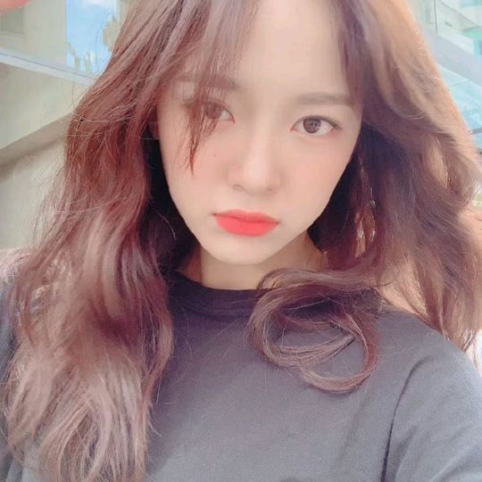 Group Gugudan member Sejeong boasted a watery beautiful look.Sejeong posted several photos on Gugudan Instagram with an article entitled Wait to Rain on August 30.Inside the picture was a picture of Sejeong, who took a V-pose; Sejeong smiles at the camera.Sejeongs blemishes-free white-oak skin and high nose catch the eye.The fans who saw the photos responded such as It is really beautiful, It is lovely, I saw the picture as soon as I saw it.delay stock