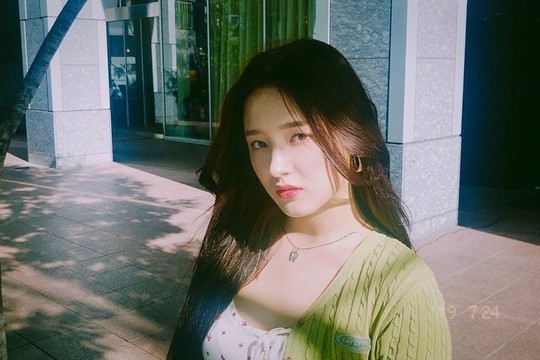 Nancy boasted a credible beauty even if she was a Princess in Fairytale.Group Momoland member Nancy released four photos on her official Instagram account on August 30.Nancy, pictured, is beaming in a green cardigan, then flashing a dapper look, then brushing her hair and showing off her smug nose.han jung-won