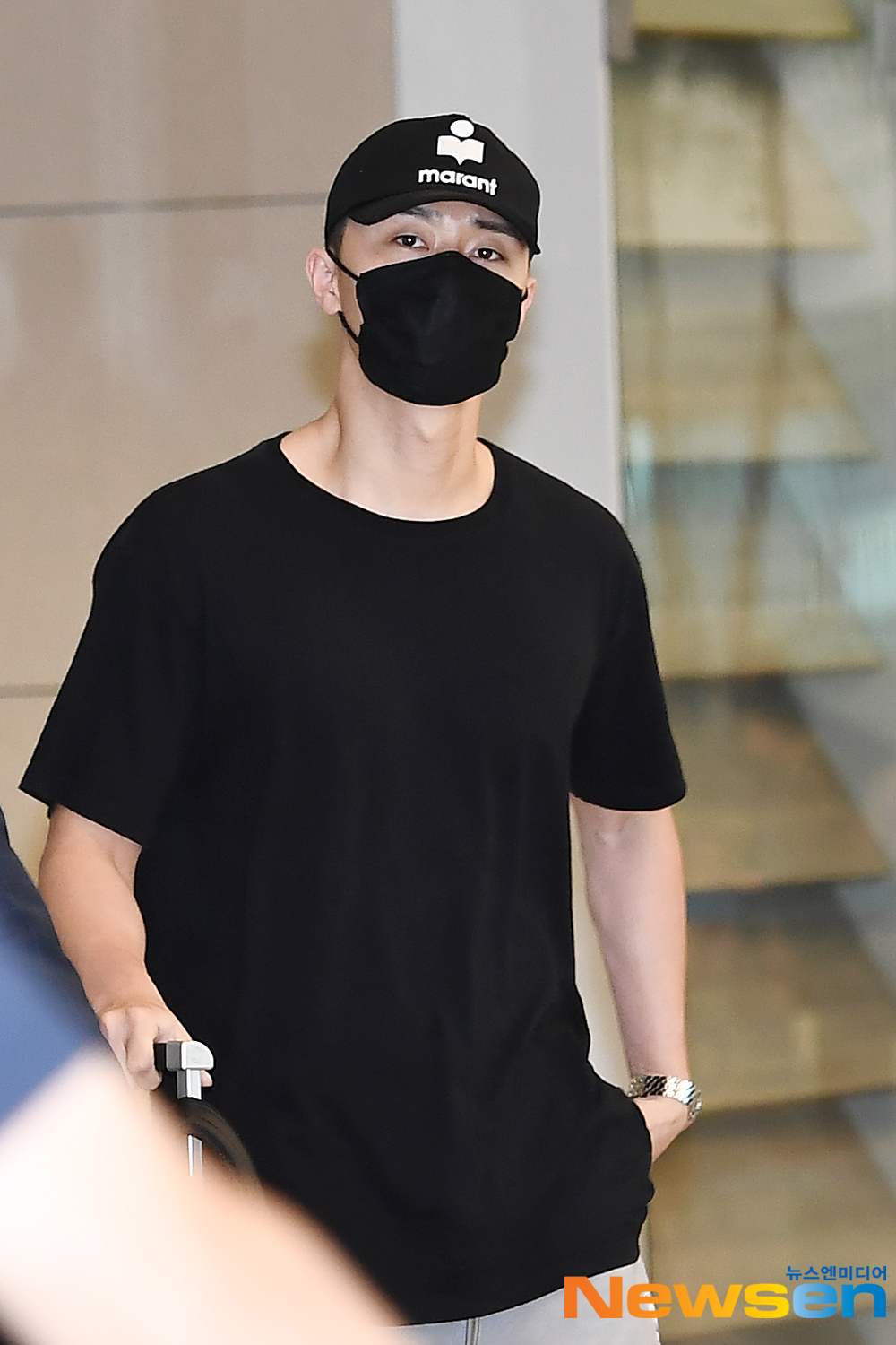 Actor Park Seo-joon arrives in Taiwan after completing an overseas promotion schedule held in Taiwan through Incheon International Airport in Unseo-dong, Jung-gu, Incheon, on the afternoon of August 30.exponential earthquake