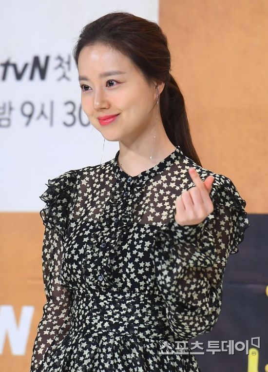 <p> I live aloneon the broadcast, Kim Jong-Il foam is actress Moon Chae-won mention to him this attention.</p><p>30 Days Night broadcast MBC TV I live alonein Kim Chung appeared to offer 84 bust start to appear.</p><p>This day broadcast in the plaster work of Kim Chung-in, you in school that a celebrity is not becauseshe asked, and Kim Choong-Jae Moon Chae-won and the same was clarified and become popular a lot was,he said. On this, Moon Chae-won in the publics interest is hot.</p><p>Moon Chae-won 1986 as the year 34-year-old in 2007 drama run! Mackerelvia debut. He is a pure Oriental beauty as to admit and drama Wind Garden glorious heritage the lady asks for a loading over Okay dad daughter Snow White of the man Good Doctor big and terminal mind, including numerous works took an active part in.</p><p>Additionally, he is the movie the final disease activity Democratic seed day todays love that day the atmosphere of PER as in open to the public steadily and loved him. Especially todays loveto promote was the time for Running Manstarred in was Moon Chae-won this learning, this rise in Attractiveness, the part that was scene high number of referrals written and a great topic as I had.</p><p>He has also several works that can be as long as this power too gorgeous. He 16 Korea drama broadcast rookie talent award, and since the SBS acting awards Best Couple Award new Star Award 48th Daejong Awards Film Festival rookie by the idol the 32nd Blue Dragon Film Awards rookie by the KBS acting awards-Popularity Award Bucheon International Fantastic Film Festival producers Choice award such as the award.</p>