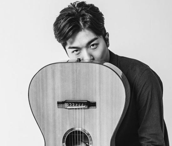 Singer-songwriter Jukjae, who appeared on MBC entertainment What to Do to Play, is drawing attention.MBC Entertainment What to Do When You Play, which aired on the 31st, featured Lee Su-hyun who write songs at the request of MC Yoo Jae-Suk.On this day, Yoo Hee-yeol said, There is the most famous song among Jukjae songs.Park Bo-gum sang the song, he said, and he wittyly called Jukjaes song Lets go to the stars and bought the laughter of the cast.Yoo Jae-Suk, who learned about Jukjae, was surprised that it is Jukjae song.Jukjae is a talented Lee Su-hyun who has been working as a singer Jung Jae-hyung, Park Hyo-shin, Kim Dong-ryul and IU since 2008.It is also the original song of Lets go to the Stars, which was recently called by Park Bo-gum.On this day, Yoo Jae-Suks request showed him making songs with Lee Sang-soon.Jukjae listened to Lee Sang-soons performance and instantly won the code on the ossence and showed the sophisticated performance of the audience.