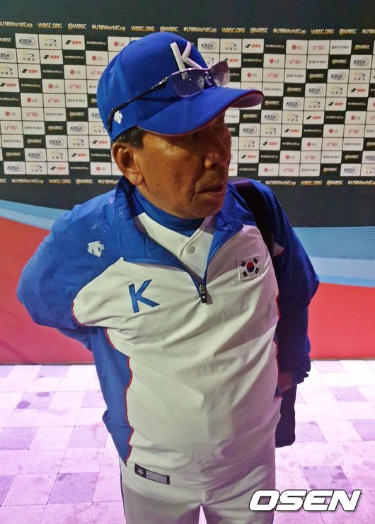 This heat U - 18 youth team coach said that he was the first in Group A of the 29th WBSC U - 18 Baseball World Cup.Korea won the 9th - 0 rainfall cold game in the 6th inning in the 4th round of Group A qualifier against Nicaragua at Hyundai Dreamball Park on the afternoon of the afternoon.Korea secured the top spot in Group A with three wins and one loss.Lee Min-ho, who scored five innings, one walk and five strikeouts, silenced Nicaragua, and Nam Ji-min, who was the third hitter, led the batting line with two hits and three RBIs in four at-bats.Im worried that the players will catch a cold because of a lot of rain, coach This Heat said after Kyonggi, selection Lee Min-ho threw well above expectations.The number of pitcher resources to use in the Super Round has increased, he said.Korea will clash with China at 2 p.m. on March 3, and will focus on condition checks while it is in the top spot.Tomorrow, I will check the condition by using the players who have not been able to play in Kyonggi, said This Heat.He also said, I have now completed the condition check of the players, so I will change the pitcher strategy considering the opponent team and the player condition.