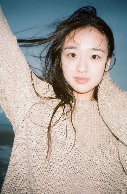 Former rhythmic gymnast Son Yeon-jae flaunted her neat beautySon Yeon-jae posted two photos on his instagram on September 3 with an article entitled Pilka Love.In the open photo, Son Yeon-jae is smiling shyly at the camera with a dreamy atmosphere, and his lovely appearance and watery pure charm are noticeable.Park So-hee