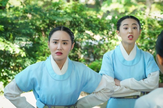 The new recruits, Na Hae-ryung, Shin Se-kyung and Cha Eun-woo, begin an unexpected public romance.While enjoying a sweet date in the palace, Lee Ye-rim - was discovered by Jean Yubin.Shin Se-kyung, who is surprised by this, and Cha Eun-woos unexpectedly nonchalant drama and dramatic reaction are caught and attention is focused.The MBC drama Na Hae-ryung (played by Kim Ho-soo / directed by Kang Il-soo, Han Hyun-hee) was shown on September 4th by Ada Lovelace Oh Eun-im (Lee Ye-rim), and by Hearan (Jean Yubin), the former Na Hae-ryung and Lee Lim (Cha Eun) who discovered the Date scene. Mr.-woo) has been released.Na Hae-ryung, starring Shin Se-kyung, Cha Eun-woo, and Park Ki-woong, is the first problematic Ada Lovelace () of Joseon and the Phil full romance of Prince Lee Rim, the anti-war mother Solo.Lee Ji-hoon, Park Ji-hyun and other young actors, Kim Min-Sang, Choi Duk-moon, and Sung Ji-ru.In the past Na Hae-ryung 27th - 28th episode, Na Hae-ryung and Irim were surprised by the sudden wedding order of Kim Min-Sang, Hamyoung-gun, Hyunwang.Among them, Na Hae-ryung and Irim enjoy Date, and the scene that is caught by Eun-im and Aran is caught and collected.Na Hae-ryung, who was surprised in the public photos, was found to have met with Eun-im and Aran in the sperm that they found to spend their time with Lee.It stimulates curiosity about how Na Hae-ryung, who learned the relationship between Irim, and Aran would have reacted.Among them, Na Hae-ryung is embarrassed by the fact that the relationship with Lee is revealed to the two Ada Lovelace, and he is not able to talk about the unexpected Daechi station situation that was unfolded for a while.It is the two-to-two flame fighting with the Nines in front of Na Hae-ryung, Irim.Then, the appearance of Eun-im and Aran turning on the twin wick in both eyes and Daechi station with the Nines of the Green Sea is revealed, and it raises the curiosity about what conversation is going on between them.In the meantime, Irim is looking at Na Hae-ryung without any hesitation in the unexpected continuation of unexpected situations.Na Hae-ryung, who caused a pupil earthquake with a surprise, and two more relaxed reactions than ever before, who started a public love affair.bak-beauty