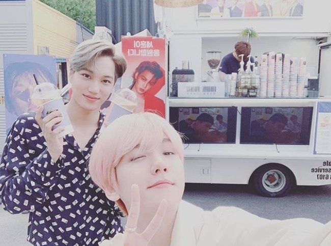 Thank you, our youngest.Baekhyun posted a picture on his SNS on the 4th with an article entitled Thank you, our youngest Sehun! # Lee Nam # Super M.The photo shows Baekhyun and Kai in front of Coffee or Tea sent by Sehun to the SuperM schedule site.The warm visuals of the two people smiling at the camera catch the eye.On the other hand, SuperM is a coalition team consisting of seven members including Shiny Taemin, EXO Baekhyun and Kai, NCT 127 Taeyong and Mark, WayV Lucas and Ten.SM Entertainment and the American Capitol Music Group (CMG) will unveil their first Mini album Super M on October 4th.