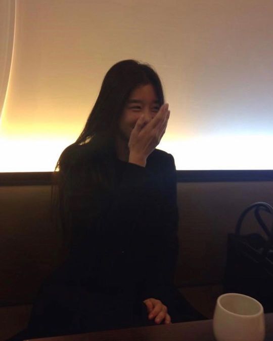 Actor Seo Ye-ji showed off his mood Goddess figureSeo Ye-ji released several photos on his Instagram on September 5.Inside the picture is a picture of Seo Ye-ji, who is having a good time with his acquaintances.Seo Ye-ji is attracted to the audience because it boasts elegant beauty and emotional atmosphere even though it is not gorgeously decorated.Park So-hee