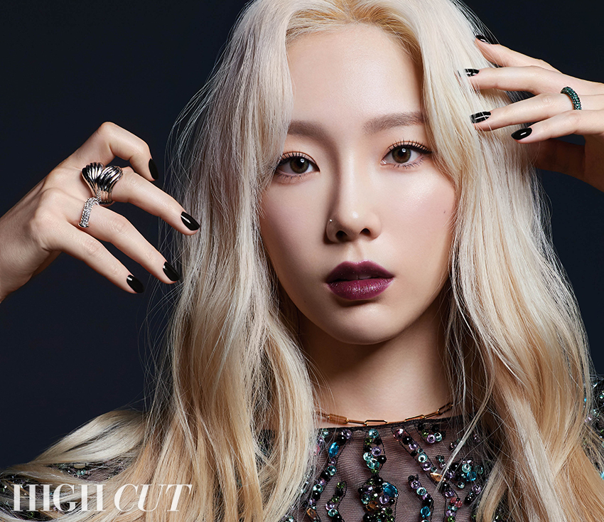 Taeyeon showed off his visuals as charming as his voice.Taeyeon released an eye-catching beauty picture through its star style magazine Hycutt, which was published on September 5.As if reflecting the personality and style of Taeyeon, I cooled the red lip, calmly digested the hot pink lip, and neatly digested the coral lip.It is impressive to express all the cuts on clear and transparent skin like Taeyeon and Taeyeon.He, who has always been a coduck (cosmetic deukhu), likes cosmetics to think about the collaboration between Music and Cosmetics.This is why the color and formulation of each makeup emits a look, pose, and atmosphere.In an interview after the filming, Taeyeon mentioned the praise of Begin Again 3.I wanted to show my voice as it is, he said. I was expecting that bus kings would be a difficult and limited environment for the first time.I went back to my beginnings and started over. If I had been helped by staff and stage equipment, I had a really raw performance this time.Ive been very careful to the details, he said.Taeyeon, who recently held a 12th anniversary meeting with Girls Generation members, asked what time it was, August is a feast for Girls Generation.There is a members birthday and Girls Generation is a debut month, so everyone is busy talking about what to do from the end of July.This time, we gathered together and ate our favorite food and chatted comfortably. Members always feel like Friends for the rest of their lives.Sometimes there is a time when I get tired of work, and when I do, it is a great comfort to each other. Also, to the members of Girls Generation who are doing their best in their respective areas, I am proud and proud to see everyone doing well.Im Yoon-ah is really hard at the movie Exit recently, and I was glad that I was doing well like Im Yoon-ah while I was sorry for it.Everyone will be the same mind, he said, expressing affection.Taeyeon, who is loved as a 13-year artist.When asked if there was a difference between the time when I debuted with Girls Generation and now, I asked myself, If I was always worried about how I would look before, now I try to show my color as it is.Music I do not think Im going to do it once, but I think there are many opportunities.At that time, I will continue to play music that Taeyeon can express well. Taeyeons interviews with the pictorials can be found in Hycutt 247 published on September 5.