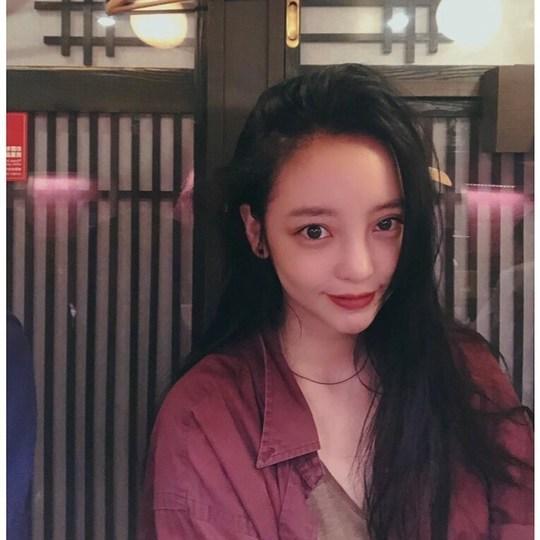 Goo Hara posted a picture on her Instagram page on September 6; in the public photo, Goo Hara showed off her goddess beauty with alluring makeup.Especially, her thickened eyes, which recently confessed to the surgery of the ptosis, attract attention.Meanwhile, Goo Hara will release her solo single Midnight Queen (Midnight Queen) in Japan on November 13 and debut as a soloist.Midnight Queen is a song created by KARAs hit song Mr production team.