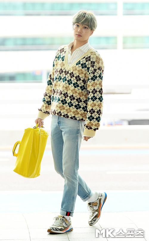 EXO Kai left for Los Angeles on the morning of the 7th through Incheon International Airport for overseas schedule.Kai is heading for the departure hall.Meanwhile, Kai will be working as Baek Hyun and SuperM.