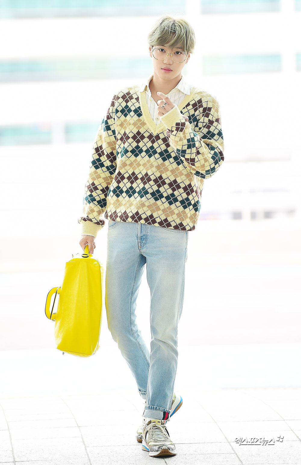 EXO Kai is departing into United States of America Los Angeles through Incheon International Airport on the morning of the 7th overseas schedule.
