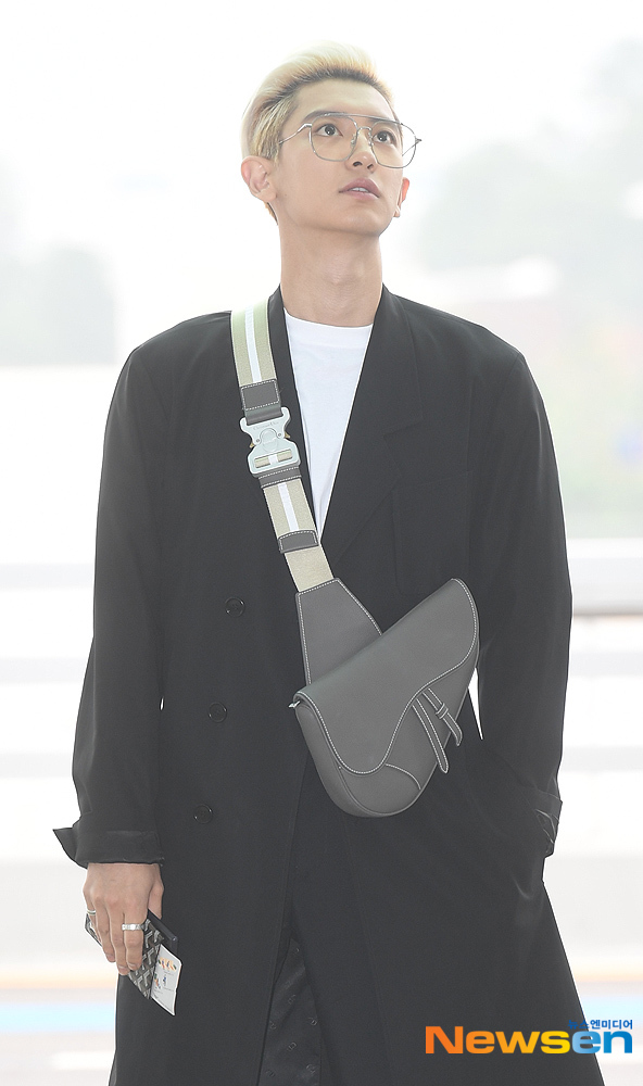 Singer EXO Chanyeol is leaving for Italy via the Incheon International Airport in Unseo-dong, Jung-gu, Incheon, on the afternoon of September 8.useful stock