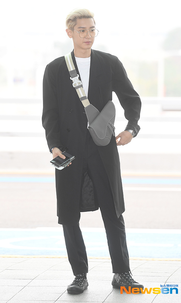 Singer EXO Chanyeol departs for Italy via the Incheon International Airport in Unseo-dong, Jung-gu, Incheon, on the afternoon of September 8.useful stock