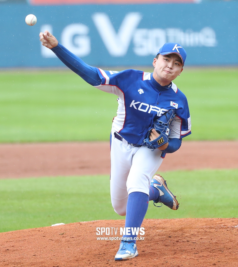 The 29th WBSC Proso millet World Youth Baseball Championships in Korea and Australia were held at the Busan Proso millet Proso millet Hyundai Cha Dreamball Park on the afternoon of the 8th.Korea starter Lee Min-ho is back in action.