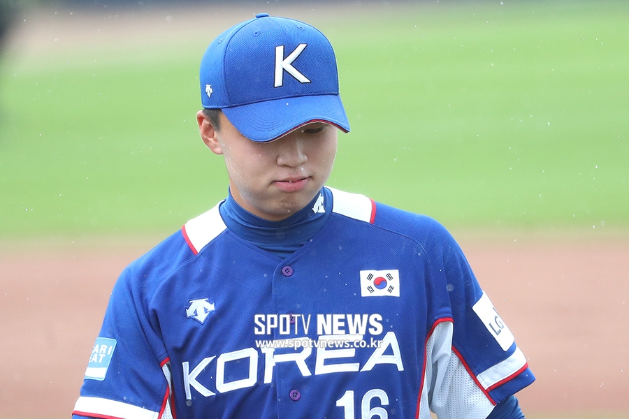 The 29th WBSC Proso millet World Youth Baseball Championship 3rd and 4th place of Korea and the Netherlands national team was held at the Busan Proso millet Proso millet Hyundai Cha Dreamball Park on the afternoon of the 8th.Lee Min-ho, who allowed three RBIs to sweep the Netherlands Burkes in the third inning, is disappointed.=Proso millet(Busan),