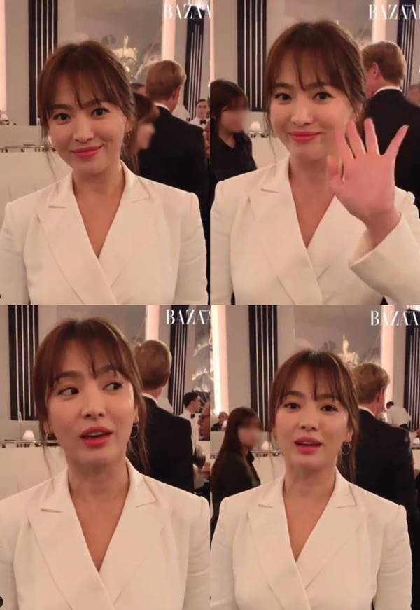 Actor Song Hye-kyos latest has been revealedThe fashion magazine Harpers Bazaar Korea posted a video on the official Instagram on the 8th of last month, showing the fashion show scene recently held in New York, USA.Inside the video was a picture of Song Hye-kyo attending the Fashion show.Song Hye-kyos Beautiful looks, which perfectly digested the sophisticated white suit fashion, caught the eye. The relaxed fan service also stood out.Song Hye-kyo waved brightly and responded to fans cheers.Meanwhile, Song Hye-kyo recently completed the divorce process with Actor Song Joong-ki; he is considering appearing in the film Anna as his next film.