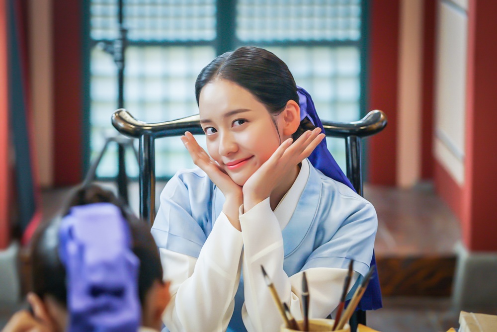 Na Hae-ryung will be Absent for 11th and 12th consecutive days due to Chuseok holiday this week.Shin Se-kyung, Jung Eun-woo, Park Ki-woong, Lee Ji-hoon, and Park Ji-hyun are promising to broadcast next week with a flower smile to soothe Absents regrets.The MBC drama Na Hae-ryung (played by Kim Ho-soo/director Kang Il-soo, Han Hyun-hee/production Chorokbaem Media) on the 9th, This weeks broadcast was Absent for the national holiday Chuseok.I am going to visit Kahaani, which is richer and more exciting next week, on the 18th, so I would like to ask for your expectation. Na Hae-ryung, starring Shin Se-kyung, Jung Eun-woo, and Park Ki-woong, is the first problematic Ada Lovelace () of Joseon and the full-length romance of Prince Lee Rim, the anti-war mother solo.Lee Ji-hoon, Park Ji-hyun and other young actors, Kim Ji-jin, Kim Min-sang, Choi Deok-moon, and Sung Ji-ru.As the new employee, Na Hae-ryung, is Absent on the 11th and 12th, attention is focused on the move of Ada Lovelace Na Hae-ryung.The wind of change that she brings to and from Korea, the pink romance with Irim, and the unpredictable Kahaani 20 years ago are raising the topic every time.Among them, Na Hae-ryung is a new history of Joseon as Ada Lovelace.After returning from her childhood in the Qing Dynasty, she spurred the Wedding Bible, which was formed by the forced family, and took the path of Ada Lovelace.Na Hae-ryung, who showed the spirit that the tense given by Prince Lee Jin (Park Ki-woong) in the Ada Lovelace star poem was wrong.As Kwon Ji (now an intern), she began her life as a non-green palace, receiving the mother-in-law of her seniors and the despise of her masters.Nevertheless, Na Hae-ryung found absurdity that is happening in Gwangheungchang and the corruption of personnel in Ijo, and gave catharsis to viewers in a way that tried to correct it and was responsible.The romance Na Hae-ryung presents with Lee Rim is also a hot topic.The two men, who met for the first time in the bookstore, grew up together with each others pain and became pink fruit as a result.Above all, Irim met Na Hae-ryung and realized himself as a true prince by personally experiencing the outside world of the Green Sea Party, where he was trapped and trapped.Unlike the early days when he was nervous and nervous about Ham Young-guns call, he is being supported by viewers by revealing his presence gradually, such as pinching Ham Young-guns fault and saying that he will be responsible for his actions.Lee enjoyed the happiness of Confessions and the love of Na Hae-ryung, who became the driving force of his growth.Happiness also fell short of Ham Young-guns name to raise Wedding Bible for a while, and Na Hae-ryung turned from him.She said that she could throw away everything, and she was curious about how their romance would flow.Lee Jin is trying to make a lonely effort to develop politics for the people between Ham Young-gun and Choi Deok-moon.He has shown deep friendship with his infinite affection for his brother Irim.Among them, as Lee Rim, who is mentioned as the enemy of the former owner Lee Kyeom (played by Yoon Jong-hoon), who disappeared from the past 20 years ago, is drawn at the end of the last broadcast, there is growing interest in how Lee Jin will react to the past 20 years ago, when Lee Jin is gradually being revealed.As Na Hae-ryung is revealed to be the daughter of Seo Moon-jik (Lee Seung-hyo), the head of Seoraewon, there is a growing interest in how the fate of those who have been unknowingly connected for 20 years and how they will flow later.Shin Se-kyung, Jung Eun-woo, and Park Ki-woong will be broadcast at 8:55 pm on Wednesday, the 18th due to the Chuseok holiday Absent.iMBC  Photos