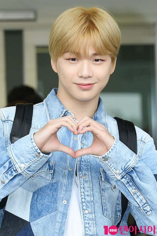 Singer Kang Daniel has been ranked number one in the best match for Chuseok holiday Hanbok, said Seven Edu, an online math education company for elementary, middle and high school students.This is the result of a survey of 12,503 people from August 12 to September 9, with Kang Daniel topping the list with 6695 votes.It made up 53.5%.Park Bo-gum (5482, 43.8%) followed Kang Daniel, followed by Cha Eun-woo (213, 1.7%), BTS government (72, 0.6%) and others ranked third and fourth.Kang Daniel held a solo fan meeting to celebrate his solo debut in Bangkok, Thailand on July 7.Kang Daniel will meet more fans with fan meeting tours in five regions including Taipei, Kuala Lumpur, Sydney, Manila and Hong Kong.