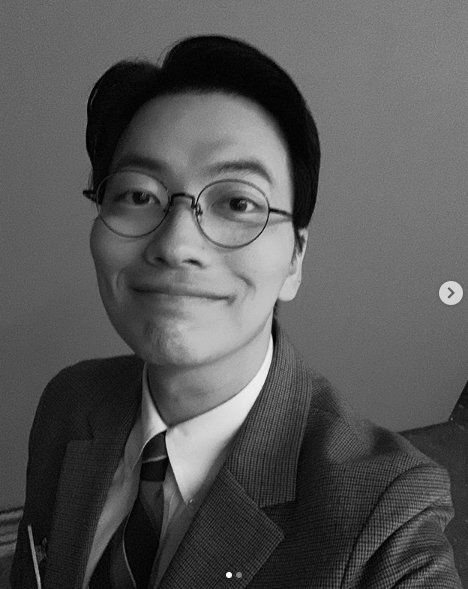 Yi Dong-hwi posted two photos on his SNS on the 10th, along with an article entitled D-10. Each home site.Yi Dong-hwi in the black and white photos is smiling at the camera. The photo shows Yi Dong-hwi dressed in a nice suit.Yi Dong-hwis dandy charm, which plays the role of Each home site manager Moon Seok-gu in the play, catches the eye.The official SNS account manager of TVN drama who encountered the posting of Yi Dong-hwi also attracted attention by expressing his expectation with a comment saying I am excited. I want to raise it.On the other hand, tvN Each home site is a work that depicts the official exile of the hemp group, the elite manager Moon Seok-gu (Yi Dong-hwi), who is trying to revive the low-quality, unsettled Each home site that is pushed to the traditional commercial area, and the comic cheek of the president of the human bulldozer who wants to stop Mart. ...It was produced based on the same name Webtoon by Kim Gyu-sam. It will be broadcasted at 11 pm on the 20th.