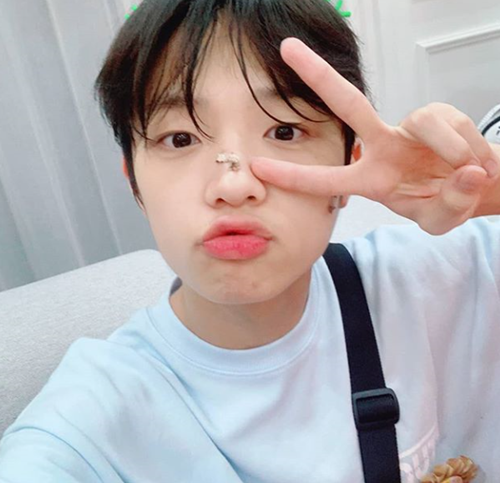 X1 (X1) Son Dong-pyo has delivered thank you greetings to those who celebrated his birthday.On the morning of the 10th, X1 official Instagram said, [#Son Dong-pyo] #HAPPYDONGPYODAY Hello, everyone!It is your love Dongpyo. In the photo, X1 member Son Dong-pyo, who was the main character of the birthday on September 9, is showing a cute charm toward the camera.And thank you for celebrating X1 ~, I love you, he said, revealing his affection for the members.X1 is a new boy group from Mnet Produce X101.