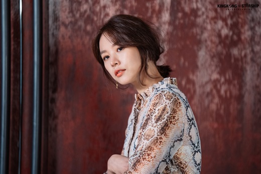 Actor Jo Yoon-hee Reversal Story showed off charmOn the 10th, Jo Yoon-hees agency, King Kong by Starship, unveiled a behind-the-scenes cut of the photo shoot with Jo Yoon-hee and Shoes brand Soda (SODA).Jo Yoon-hee in the public photo steals Sight with a colorful pattern of costumes in a red background.He boasts a beautiful look with a clear eye, and he has a chic atmosphere with alluring eyes.In the ensuing photo, Jo Yoon-hee gives a bright smile and offers a Reversal story charm.He has a wave-gin hairstyle and a soft eyeball that shows a unique elegant atmosphere.Jo Yoon-hee also showed off his fashionable appearance by perfectly digesting a check jacket and a long dress at a unique rate.Jo Yoon-hee kept a bright atmosphere at the shooting scene on the day and led the atmosphere in a cheerful manner.He showed a professional aspect by freely using various poses according to the concept.On the other hand, Jo Yoon-hee will appear on KBS 2TVs new weekend soap opera Love is Beautiful Life Wonderful which will be broadcasted on the 28th.