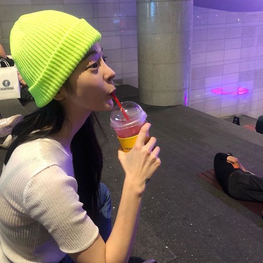 The youthful current situation of Jang Jae-in has been revealed.Jang Jae-in released two photos on his Instagram on September 10; when he wrote the beanie, Jang Jae-ins beanie stands out even more.Drinking water while making a humorous look makes a laugh.pear hyo-ju