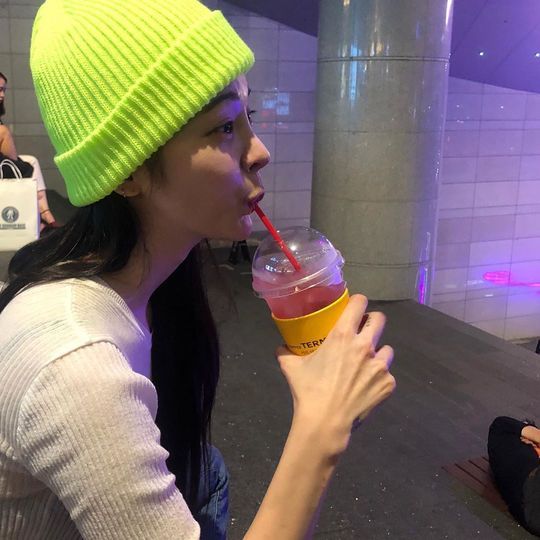 The youthful current situation of Jang Jae-in has been revealed.Jang Jae-in released two photos on his Instagram on September 10; when he wrote the beanie, Jang Jae-ins beanie stands out even more.Drinking water while making a humorous look makes a laugh.pear hyo-ju
