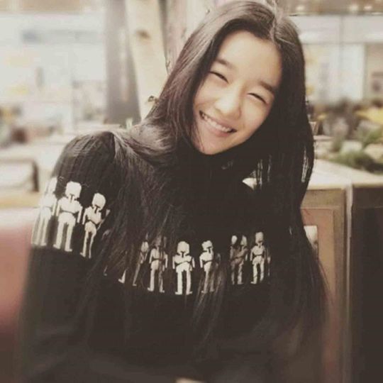 Actor Seo Ye-ji flaunts her innocent lookSeo Ye-ji posted a picture on his Instagram on September 10.Inside the picture was a picture of Seo Ye-ji smiling brightly toward the camera.Seo Ye-jis blemish-free white-oak skin and slightly curved eyes make the beautiful look even more prominent: Seo Ye-jis neat aura is also outstanding.The fans who responded to the photos responded such as It is really beautiful, Smile is a national treasure, Simkung as soon as I saw the picture.delay stock
