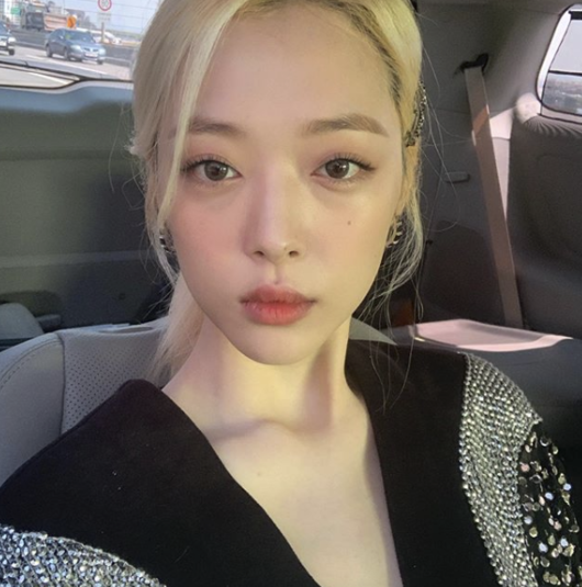 Sully had a subtle air.Sulli posted a picture on his Instagram on the 9th day with a message called Gummer somewhere in the soul.In the photo, Sully is staring straight at the camera, boasting a watery look.Sulli, who made his debut with SBS drama Seodongyo in 2005, has attracted a versatile charm as a member of F-X.He has been active for more than 10 years and has been involved in many incidents, but he has been loved by his unique personality and irresistible My Way.Currently, he is in charge of the proceedings with Shin Dong-yeop, Kim Jong-min and Kim Sook at JTBC2s Night of the Devil, and he has collected topics by mentioning the Nobra surrounding him and the drug rumors.[Photo] SNS