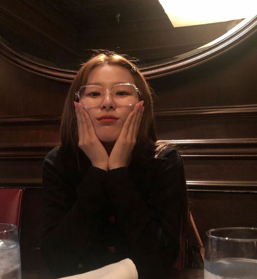 Girl group Red Velvet member Seulgi has revealed her routineSeulgi posted a photo on his personal instagram on Wednesday with an article entitled Hem; in the public photo, Seulgi boasted a cute charm with a hairpin on her glasses.The netizens who watched this made various comments such as I am so cute, Death in Seulgi charm and I want to see it soon.Meanwhile, the group Red Velvet, which Seulgi belongs to, is active in the new song Umpah Uppah released last month.