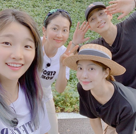 On the 11th, Yoon Se-ah posted a picture on his Instagram with a hashtag called Three Meals a Day.In the photo, Yoon Se-ah poses with Park So-dam, Yum Jung-ah as well as Park Seo-joon; the four stare at the camera with a bright smile.Especially, the look of four peoples happy looks attracts attention.The netizens who responded to this came up with various responses such as I like these spots so much, I enjoy the program and It is a big hit.Meanwhile, Three Meals a Day - Mountain Village is broadcast every Friday at 9:10 pm.