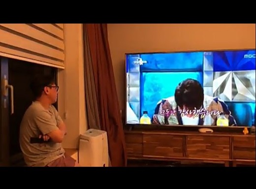 Singer Yoon Jong Shin has reported on his recent situation.On the 12th, Yoon Jong Shin posted a video on his Instagram with the phrase Thank You...Make me feel a lot and make me leave nicely... # Radio Star # MBC.In the video, Yoon Jong Shin is watching the broadcast of Radio Star.Yoon Jong Shin got off at Radio Star MC, which he had been keeping for 12 years for The Stranger Project.Yoon Jong Shin has two boys and two girls, Raik, Lime and Lao, between tennis commentator Jeon Mi-ra, who married in 2006.