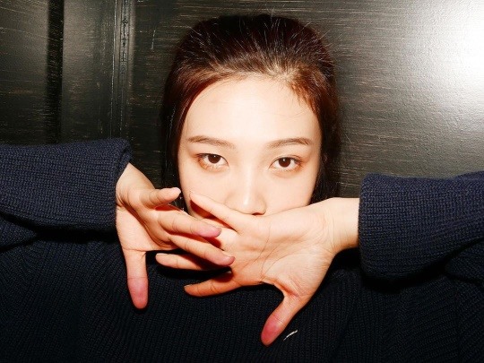 Joy posted a picture of his current situation on his Instagram on the 12th.In the open photo, Joy is posing with both hands covering his mouth.Joy, in particular, stares at Camera with a fascination look, capturing Eye-catching.Meanwhile, Joys Red Velvet recently made a comeback with a new song Sonic Sound.