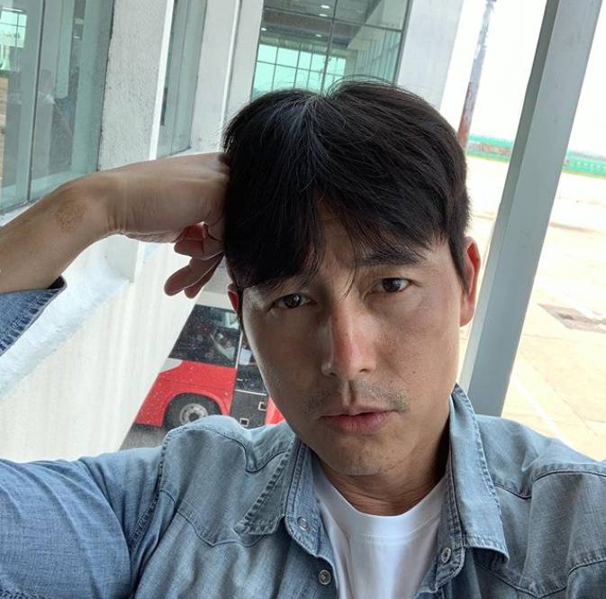 Actor Jung Woo-sungs appearance captivates Sight during warm spell of 47Recently Jung Woo-sung posted a selfie photo on his instagram.Jung Woo-sung in the public photo stares at the camera with his eyes full of excellence, especially Jung Woo-sungs piece appearance, which can not measure Age, attracts attention.Meanwhile, Jung Woo-sung is about to release the movie The Animals Who Want to Hold the Spray.