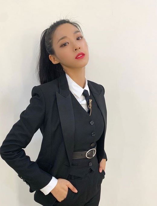 Girl group AOA member Seolhyun boasted a superior suit fit.Seolhyun posted a number of photos on his personal Instagram on Wednesday, showing off his chic charm in a black suit that fits his body.The netizens who watched this made various comments such as The Emperor seems to have come, I will be cool and I will be cool, The end of good looks.On the other hand, group AOA, which Seolhyun belongs to, is active in the cable channel Mnet contest program Queendom.