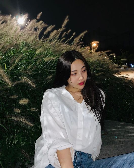 Group Red Velvet member Joy has revealed the latest situation of Chuseok.Joy posted a picture on his instagram on the 13th with an article called Chuseok.In the open photo, Joy poses in a reed field, which creates an alluring atmosphere with his eyes down and a fresh look.The fans who have encountered the posts leave comments such as Have a good Chuseok and Accreditation for Chuseok Memorial Pictures?Joys group Red Velvet was loved by a new song Sonic Wave released on the 20th of last month.Red Velvet Joy Instagram