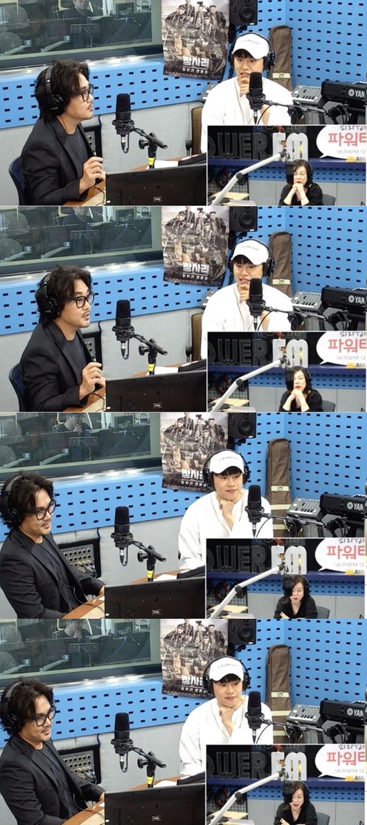 EXO Suho sent Cheering SMS to Kim Sung-chul and painted Choi Fata warmly.In SBS Power FM Choi Hwa-jungs Power Time (hereinafter referred to as Choi Fata), which was broadcast on the 13th, Kim In-kwon and Kim Sung-chul, the main characters of the movie Changsha and: Forgotten Heroes, appeared and showed off their talks.On that day, EXO Suho sent an SMS to Cheering Kim Sung-chul, which attracted attention. Suho said, Hello. EXO Suho. Chuseok.Younger Sung-chul comes out on the radio and sends SMS. Hwa-jungs sister is happy and Sung-chul is happy. Changsha and I will go see you. Turns out, Suho and Kim Sung-chul are seniors at university. So Kim Sung-chul expressed his gratitude for Suho, saying, You always take great care of me.visible radio screen capture
