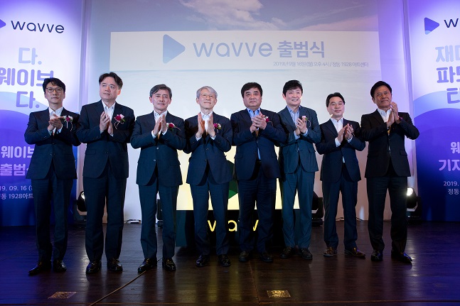 10 billion investment monopoly content Chosun Rocco - Mungdujeon 30th day Explosion By 2023, more than 100 billion won will be invested in Content to secure subscribersThe online video service (OTT) Wave, which will be officially launched on the 18th, will be a native content such as the second Running Man, and will win the OTT market, where competition among large global operators such as Netflix and Disney is intensifying.As the content competitiveness is recognized as Korean Wave, it is judged that its own production content has sufficient market competitivenessWe are investing in creating killer content by attracting all of our SBS assets in the second half of the year and after September, said Park Jung-hoon, president of SBS, a contentwave shareholder. We will make efforts to get a second running man or a second hourglass, he said.Contentwave plans to invest 100 billion won by 2023, when it receives 200 billion won in investment expenses for content production from financial investors.The content will be opened on the 30th as Chosun Rocco - Mungdujeon, which will be aired on KBS2. The work has invested about 10 billion won in total production cost.The drama is broadcast in real time through KBS2, and the OTT monopoly supply right has wave.The amount of content investment will gradually increase to 50 billion won next year, 60 billion won in 2021, 80 billion won in 2022, and 100 billion won in 2023.Content investment is dangerous in that it is not guaranteed to be successful, said Lee Tae-hyun, CEO of Contentwave. So we invest all of our production costs in the early days, but some public relations companies are doing the same on real-time channels of broadcasters and we believe that waves own original investment is possible if subscribers increase in the future.Currently, the investment cost of 200 billion won will be concentrated on dramas and entertainment works of three broadcasting companies, which are shareholders, but if they secure their own financial power, they will be able to find various genres with various content producers.In addition to its own content, Wave has also released 1000 additional movies as weapons.Wave monthly subscription subscribers can enjoy more than 1,000 movies and popular overseas series that continue to be added without additional cost.Among them, three mids such as Manifest, Siren, and Dub First are the first works released by wave in Korea.We already had to see about 30 mini-series of broadcasting companies, Weekend dramas, Weekend entertainment, and weekday entertainment, but we put 1,000 movies in monthly amounts, Lee said. This was a huge adventure.He also mentioned plans for wave overseas, starting with Southeast Asia.However, in the Southeast Asian market, where gross domestic product (GDP) is low, it is difficult to lead to substantial sales growth, so the goal is to expand into a market that can expand sales such as the United States.We will first allow domestic users to use their waves when traveling abroad, and then test them for local residents to collect data on what content is consumed, Lee said. We will then make full-scale local advancements by providing a local language user environment (UI).In the case of overseas expansion, Netflix may be a direct entry or a partnership, as it has been in the domestic market, but I think there is no reason to disagree with (global operators), he said, suggesting that there is a possibility of collaboration.