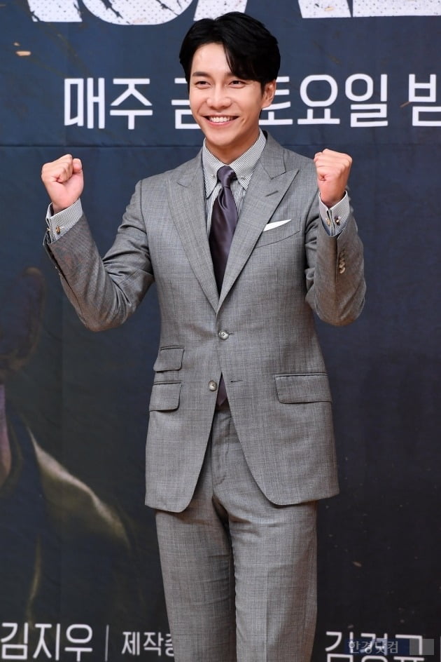 Another is the Major that cost a huge production cost: Lee Seung-gi, the story of SBS Vagabond starring Bae Suzy.TVN Arthdal Chronicle, which invested 54 billion won in production costs, received a poor report card, and Vagabond was also reported to have invested 25 billion won.The word no food for a rumor feast had to be proved by a low audience rating that the Arthdal Chronicles did not exceed 8%.In this situation, it is noteworthy whether Vagabond will set a record of reversal.Shin Sung-rok, who succeeded in works such as Empresss Dignity, Return and Perfume at the Vagabond production presentation held at SBS in Mok-dong, Yeongdeungpo-gu, Seoul on the 16th, .This drama is an intelligence action melodrama genre in which a man involved in a civil airliner crash digs into a huge national corruption found in a concealed truth.It is a huge drama that has spent 25 billion won in production costs during the production period of the long-term production period, taking overseas rocket shooting between Morocco and Portucal.It will be released to more than 190 countries via Netflix.Watch Point 1.25 billion production costs, different from time to timeVagabond will overwhelm viewers with an overwhelming scale like Hollywood blockbuster movies.This work was written by Jang Young-chul and Jung Kyung-soon, who wrote Empress Ki and Incarnation of Money, and directed by Yoo In-sik, director of Romantic Doctor Kim Sabu and Don Incarnation.At the production presentation, Yoo said, We have prepared for a long time and many people for a long time have thrown time, aerodynamics and passion.Our drama is an exciting drama with various kinds of spy action political thriller melodrama, he said. I wanted to make a drama that was so interesting that I could not bear the next episode.We did our best with good actors. Because it is a work that invested 25 billion won, expectations and concerns were mixed before the broadcast.In response, Lee Seung-gi said: The director, staff prepared the perfect scene so much that they didnt feel the burden (on the cost of production): Will it go well?I sometimes started with the idea of ​​, but this time it was much more fun than the script, and I did not feel burdened throughout the filming because I did not get through the drama.It was a good scene when I focused on the smoke I made. Bae Suzy said: Every time I do all the work, the pressure comes along. Ive been shooting hard for a year, looking at the same place.Lee Seung-gi met again in six years and met again, so it was good then, but when I said I would do it again, it was nice and I was able to shoot easily with better breathing. Watch Point 2. likeable actor Lee Seung-gi & Bae Suzy...and Shin Sung-rokYoo said, If any one of us showed an uncomfortable feeling because we filmed for 11 months, it would be difficult throughout the period. I saw that the people who are strong in our drama and play the end of the show are playing the ensemble, so I could see why they are in an important position.Lee Seung-gi plays Cha Dal-gun, a hot-blooded stuntman who has a dream of catching up with the action film industry with Jackie Chan as a role model in the drama, and Bae Suzy plays the role of a black agent who hides his NIS employee status and works as a contract worker for the Morocco Korean Embassy.The actors such as Lee Seung-gi, Bae Suzy, Shin Sung-rok, Hwang Bora, Moon Jung Hee, Lee Kyung-young Kim Min-jong and Baek Yoon-sik,Bae Suzy said, I wanted to learn by working with Yoo In-sik. He said, I think I learned a lot of things with my great seniors while shooting.Just as Hyeris character grows, I also want to worry about the acting part and see the growing things in the drama.Lee Seung-gi said, I am excited to be shown like this after a year of shooting.I heard about the work when I was in the military, and it seemed to be fun when I was in the middle of military.Thankfully, it is a great honor to be cast in a work that is too big. Shin Sung-rok said, What about my acting? I asked Lee Seung-gi, and he was so external that he was internal and had to cut off his limbs.I cut it down so that I felt I could do nothing. It was very difficult. But I predicted, This work will be really good. Watch Point 3. Forget Iris? Korean Action to cross the Bone SeriesThe cast filmed for a year and worked on overseas locations, according to Lee Seung-gi, which they filmed in the same location as the film Bone Ultimatum.The Morocco location manager of The Bourne Series was the same, and he was an old man, but he did not know how much Korean drama and movie level he did not expect.Then I saw the video quality, the way of work, and I was very surprised. When I was shooting at Morocco at night, my fans came and had refreshments. Local staff said, What the hell are they?Who was Matt Damon when he didnt come? He said, After we saw our video, I think we had the most Morocco in the background of Morocco.I felt good because I was praised. It was hard to adapt because it was the first time Id filmed overseas for a long time, but it was the best thing Morocco local staff did without any inconvenience.It is a good memory for the cooperation of Morocco citizens. I am really grateful. After a long quenching, he was able to create a unique action god. Bae Suzy said, I went to Action School for two months and worked hard.I worked with the actors a lot, and I got strong. I was ready for action, and I was trained hard because I had a lot of shootings. Lee Seung-gi said, In the meantime, the main character of all the action intelligence genres is a trained agent or former agent.We were the people who had a special physical ability to lose memory, he said. We are starting when a civilian who has never received special training reaches the death of my nephew in a crash.I ran with that mind. I thought I should not show the action for glamor. It will be broadcast first on the 20th.Bae Suzy - Lee Seung-gi starring Vagabond Watch Point masterpiece Arthdal Chronicle and comparison inevitable director Actors teamwork good, top status proof