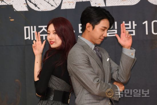Actor Bae Suzy and Lee Seung-gi are taking a wonderful pose at the production presentation of Drama Bond at SBS in Mokdong, Seoul Yangcheon District on the afternoon of the 16th.The Voyage Bond (VAGABOND) is a drama that will uncover a huge national corruption found by a man involved in a civil-commodity passenger plane crash in a concealed truth, and will be broadcast first on September 20 following Doctor John.