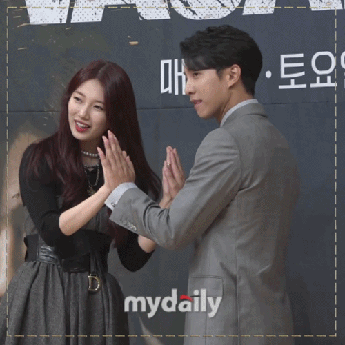 Actor Bae Suzy and Lee Seung-gi have a photo time at the SBS new gilt drama Vagabond (playplayed by Jang Young-chul, directed by Yoo In-sik) at SBS in Mok-dong, Seoul on the afternoon of the 16th.