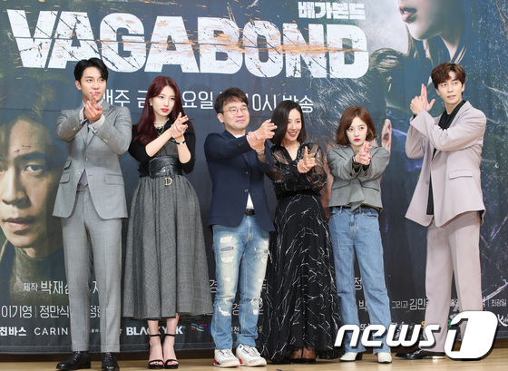 Lee Seung-gi and Bae Suzy of Vagabond gave their impressions of being the main characters of the masterpiece.The production presentation of SBSs new gilt drama Vagabond (playplayed by Jang Young-chul Young Young Gyong-sun, directed by Yoo In-sik) held at SBS building in Mok-dong, Yangcheon-gu, Seoul, on the afternoon of the 16th, will feature actors and directors including Lee Seung-gi, Bae Suzy, Shin Sung-rok, Moon Jin-hee, and Hwang Bo Ra The director was in charge.Vagabond is a drama that uncovers a huge national corruption found by a man involved in a civil-commodity passenger plane crash in a concealed truth, an intelligence melodrama that unfolds dangerous and naked adventures of the family, affiliation, and even the lost name of the Vagabond.Especially, Vagabond is a cast of male and female characters of Lee Seung-gi and Bae Suzy, and Shin Sung-rok, Moon Jin-hee, Baek Yoon-sik, Lee Kyung-young, Moon Sung-geun, Lee Ki-young, Jung Man-sik, Kim Min-jong, Hwang Bo Ra, The enormous scale of filming overseas rockets to and from Portugal was known, and it gathered a big topic before the broadcast.The director and all the staff prepared the perfect scene so that they could not feel the burden, Lee Seung-gi said. Vagabond started with the anxiety that this would be okay, and it was a perfect shooting scene and a director who was much more fun and did not hurt the drama than the script, and I felt little burden.I took a picture of the Vagabond shooting scene where everything went smoothly if I focused on my role throughout the shooting, he added.Lee Seung-gi was a stuntman who had a dream of catching up with the action film industry by using Jackie Chan as a role model in the play, but after losing his nephew to the civil port Planes Crash, he played the role of Cha Dal-gun, a pursuer who lives the truth of the state corruption that was involved in the accident.Bae Suzy, who says, The burden always comes with all the work, also expressed confidence in the Vagabond production team.Even with that burden, Ive been working hard for a year looking at the same place as the good staff, and Ive been able to finish the shoot, Bae Suzy said.Bae Suzy will perform in this work as the NIS black agent Gohari, who is trying to find the truth according to his conscience.In the play, Gohari hides his identity as an NIS employee and while working as a contract worker at the Korean Embassy in Morocco, Planes Crash bursts and becomes caught up in a huge whirlwind of unexpected events while dealing with angry families.Bae Suzy, who co-worked again after Lee Seung-gi and MBC drama Kuga no Seo in 2013, boasted that I met with my brother in six years and co-worked, but when I met again with good memories in the past, I was glad and photographed more easily.Vagabond is a director who produced hits for each work, Jang Young-chul and Jin Young-sun, who co-worked with Yoo In-sik in Giant, Salariman Cho Hanji and Dons Incarnation, and also boasted outstanding visual beauty through You from the Stars and Romantic Doctor Kim Sabu. Lee Gil-bok, the director of the film, is predicting the best scale and completeness.It will be broadcast at 10 pm on the 20th following Doctor John.