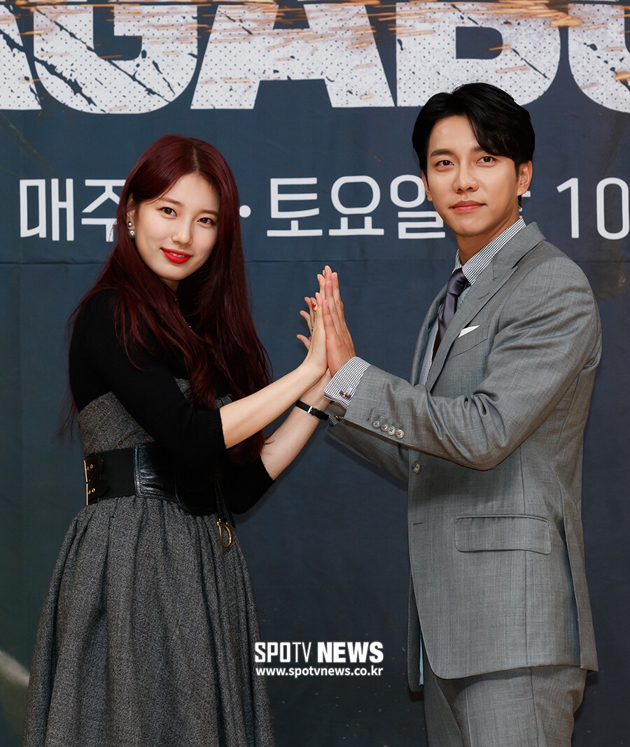 Lee Seung-gi and Bae Suzy have reunited in six years with Vagabond after Gu Family Book.Lee Seung-gi and Bae Suzy said at the production presentation of SBSs new gilt drama Vagabond (playplayplay by Jang Young-chul, Jung Kyung-soon, and director Yoo In-sik) held at SBS building in Mok-dong, Seoul on the 16th, It was nice to meet again in six years.Lee Seung-gi and Bae Suzy have been working on Vagabond in six years since MBC Drama Gu Family Book broadcast in 2013.I met Lee Seung-gi in six years and met him in a good memory when I met him at Gu Family Book, said Bae Suzy. It was nice to say that I was going to do it again, and I think I was able to shoot much easier with better breathing.Lee Seung-gi said: I dont think its easy to do two pieces together, especially with a leading female actor like Bae Suzy.It was good to be reunited with Vagabond.  It was good in Gu Family Book, but it was also good in Vagabond.I felt like a great actress in terms of acting and attitude. I was positive and bright in the shooting on the spot.In fact, there were a lot of hard parts in physical strength, but I was so coolly acting without any frowning expression, so I think our drama was easily filmed. The Vagabond is a spy action melodrama that draws stories about the dangerous and naked adventures of wanderers who have lost their families, affiliations, and names to find concealed truths.It will be broadcast at 10 p.m. on the 20th.=