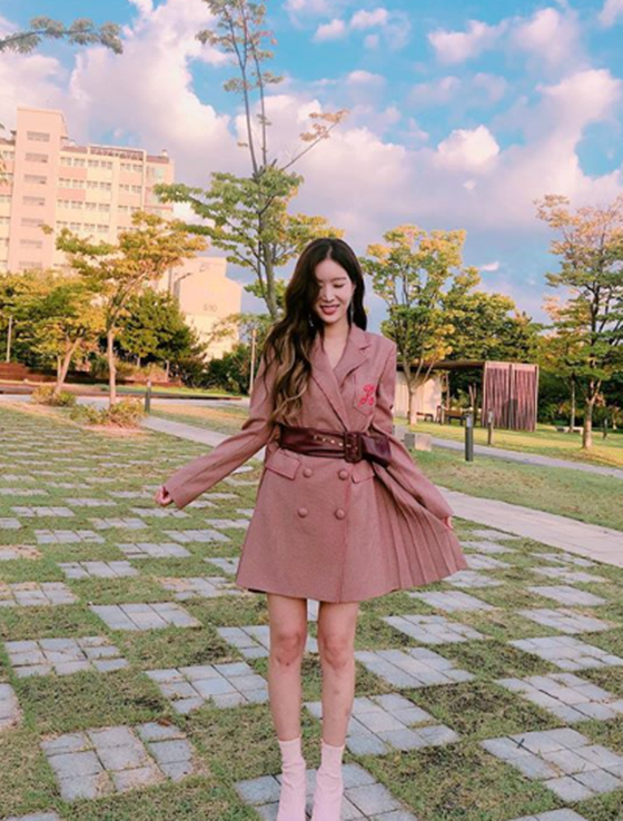 Actor Im Soo-hyang showed off her innocenceIm Soo-hyang told his Instagram on the 16th, autumn, autumn came.I take a picture, and the reason why I keep doing this is awkward. He then laughed by adding a hashtag called Huh-Huh. Hi, addicted.Im Soo-hyang in the picture is staring at Camera with both palms open, especially as he gives her a feeling of greeting him.The netizens who encountered this responded in various ways such as Beautiful, It is like a fairy and It is a perfect princess.On the other hand, Im Soo-hyang is appearing as Mo Seok-hee in MBN drama Elegant Ga.